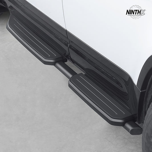 Heavy-duty aluminum fixed side steps for Defender L663 90/110/130, installed view