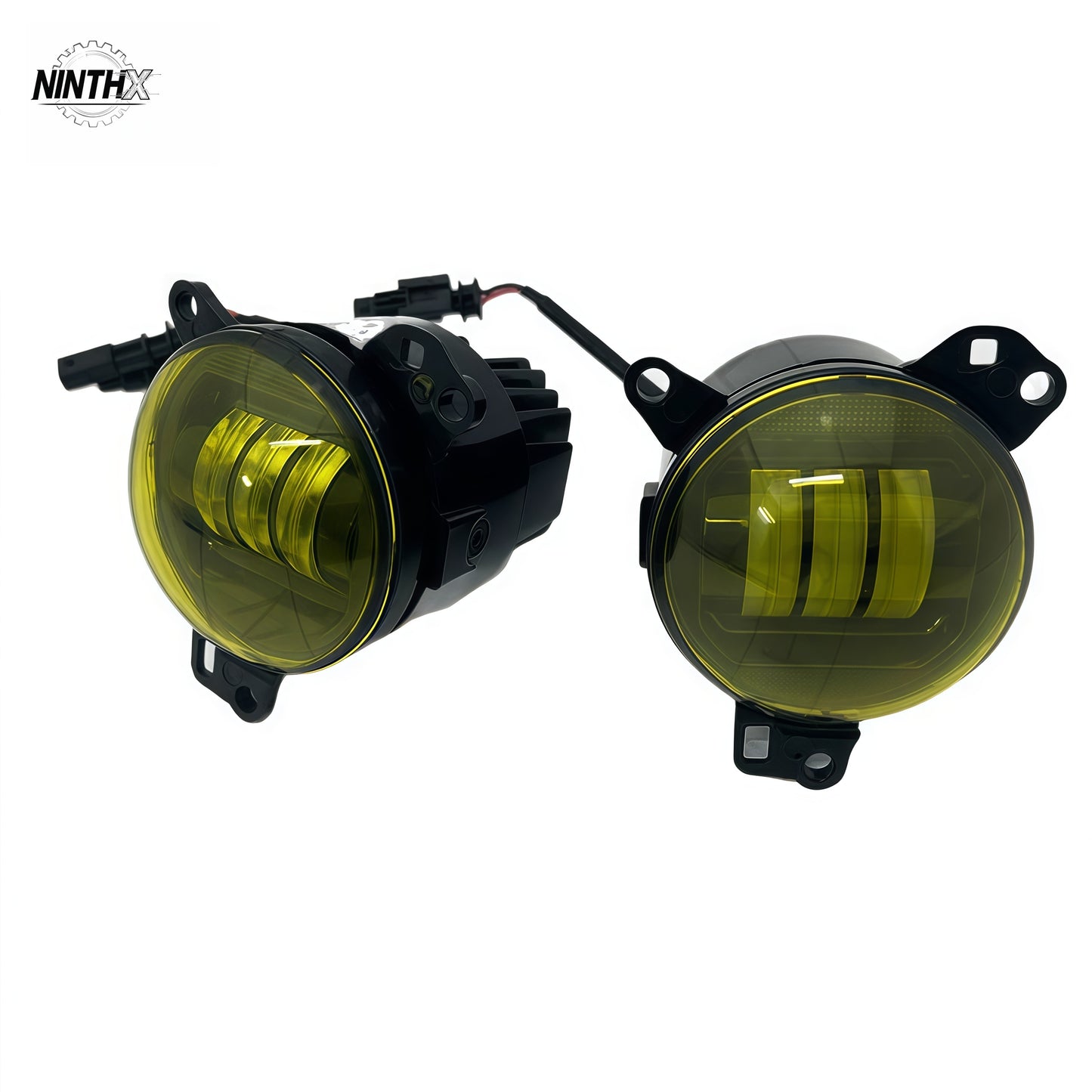 High-penetration off-road yellow fog lamps, close-up detail