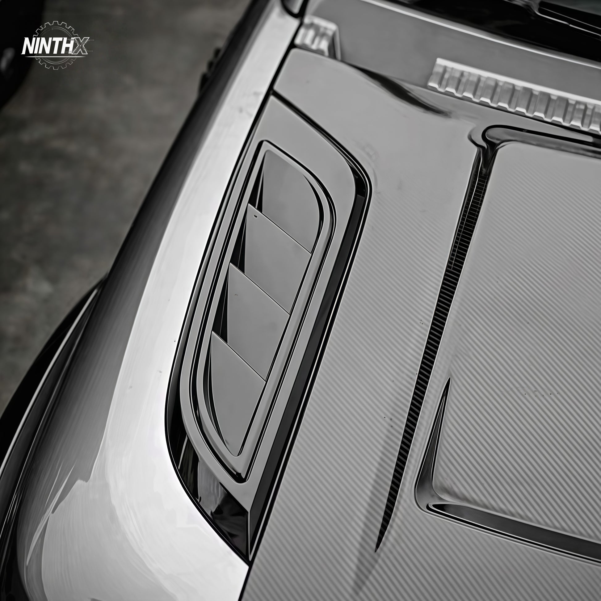 Sport-style engine bonnet vent cover for Defender L663 90/110/130, full kit view