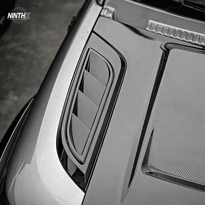 Sport-style engine bonnet vent cover for Defender L663 90/110/130, full kit view