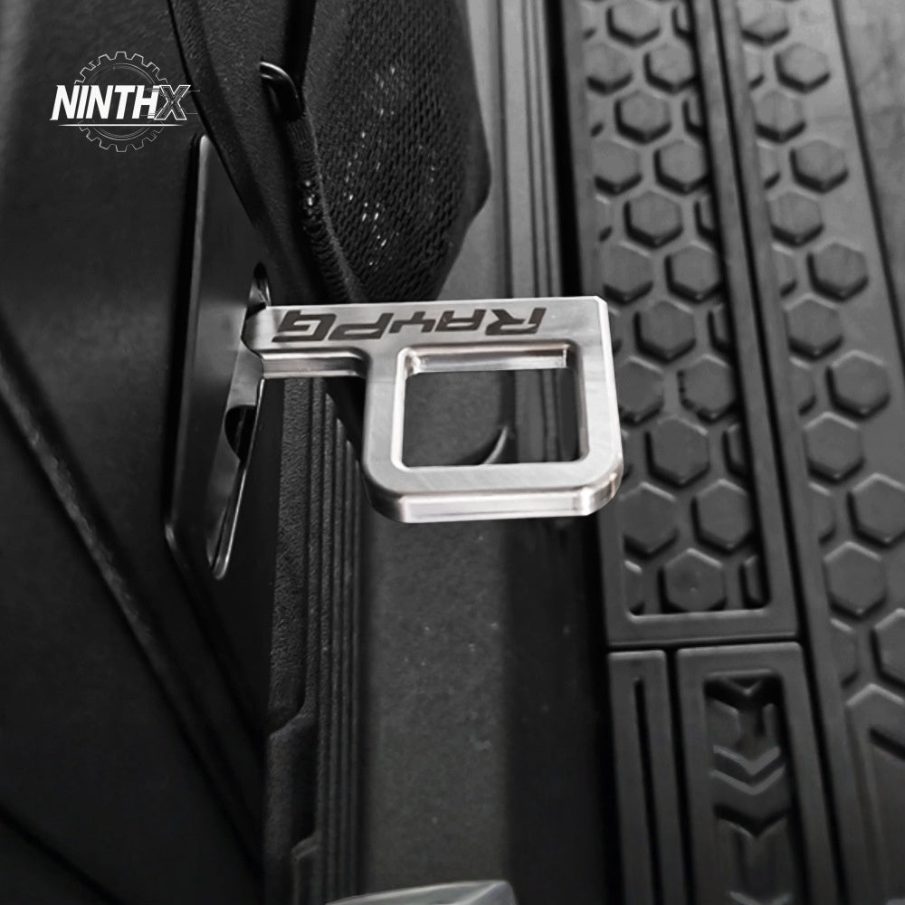 Bolt-on backrest extension leaning kit fits Defender L663 90/110/130, fitment view